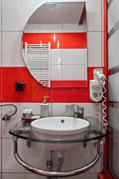 Apartament 4 camere Unirii- stradal.